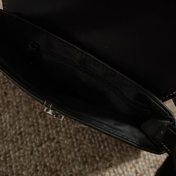 Guess Small Black Leather Snap Front Crossbody Purse - Picture 3 of 6